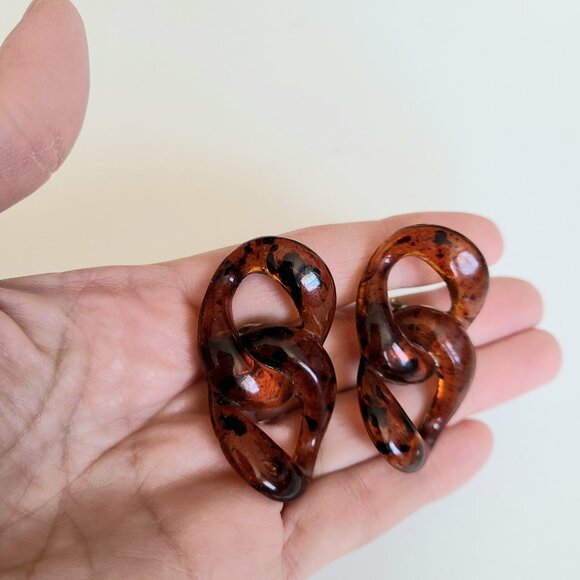 Elegant Brown Swirl Earrings - Picture 2 of 6